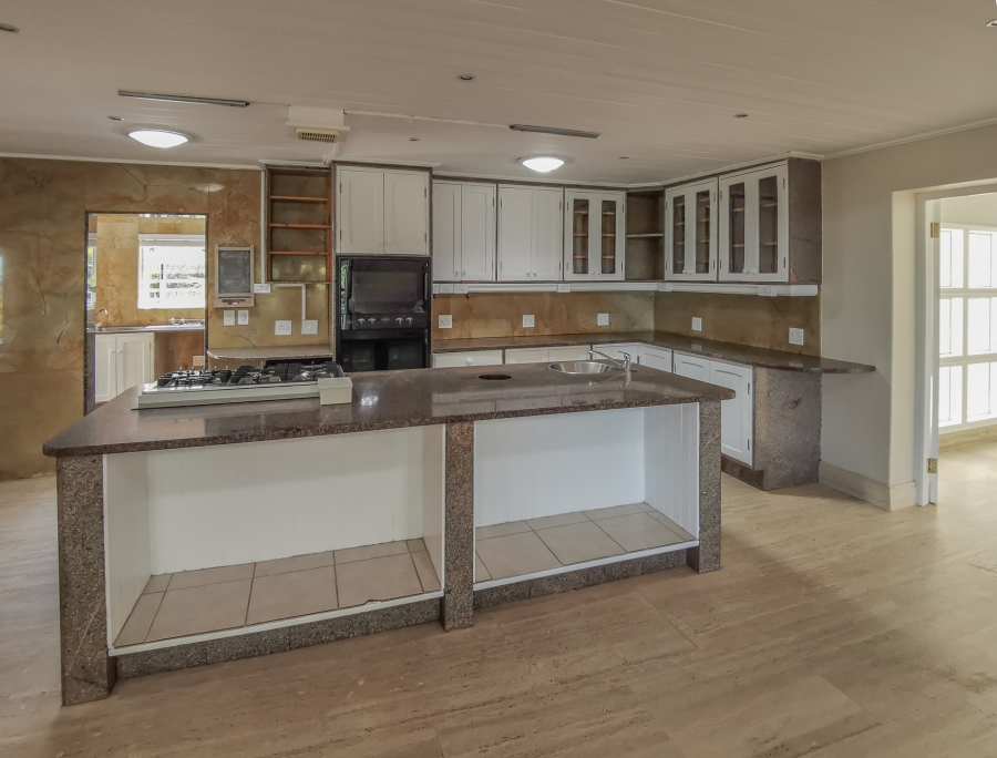 6 Bedroom Property for Sale in San Michel Western Cape